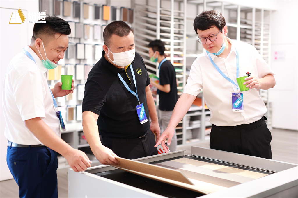 環保材料超新星,不一樣的紛特石晶slay全場! 環保材料超新星,不一樣的紛特石晶slay全場!